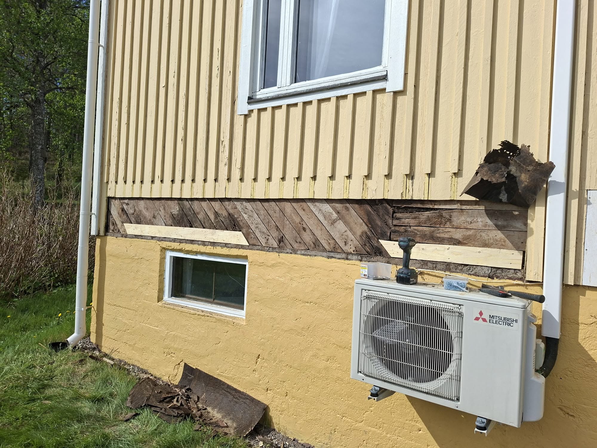 Rintamamiestalon ulkomaalaus, kuva 2